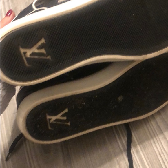 Louis Vuitton Acapulco Checkered Hi-Top Sneakers - Picture 12 of 12